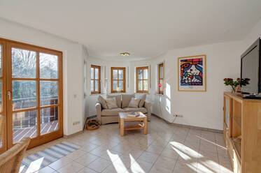 Bright, with large balcony and a nice view