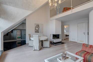 Gallery apartment with fireplace and balcony