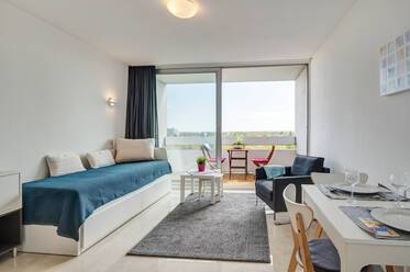 FIRST OCCUPANCY: apartment at Arabellapark