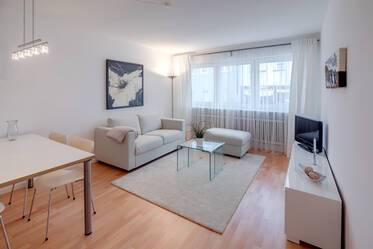Good location near subway station U1 Silberhornstraße