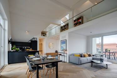 Luxury: elegantly furnished roof terrace apartment in Sendling