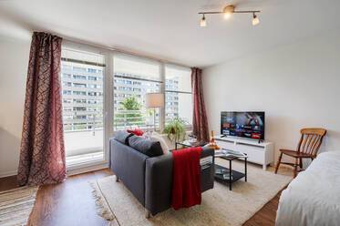 Light-flooded apartment