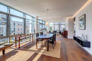 Light-flooded loft in Obersendling