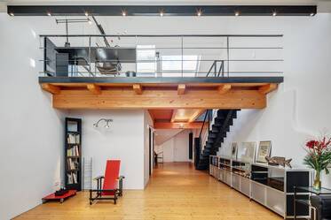 Furnished rental: Unique maisonette apartment