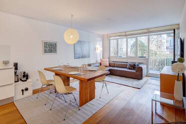 Luxuriously furnished apartment in Schwabing