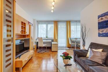Munich Au, in a very good location, only 200m from the Isar