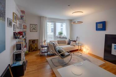 Great location, 1 minute from the subway Theresienstraße