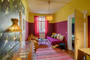 Individually furnished 2-room vintage building apartment