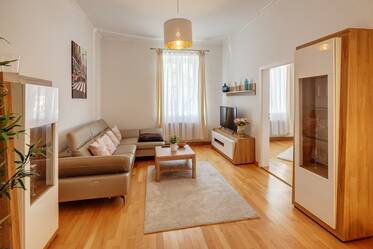 Near Rotkreuzplatz, bright 2-room apartment