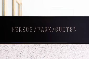 Luxury: beautifully furnished apartment in Herzogpark