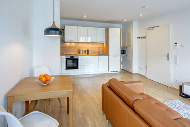 In the middle of Maxvorstadt with concierge service