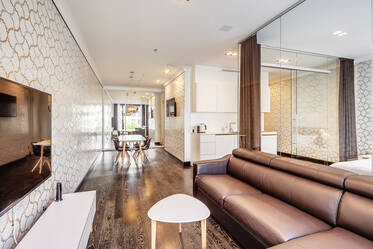 FRIENDS Tower: Elegant 2-room apartment for rent 