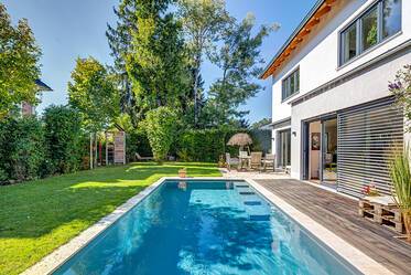 Beautifully furnished detached house in Baldham