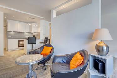 Newly renovated rental with large eat-in kitchen &amp; west-facing balcony 