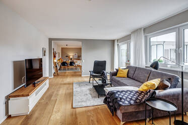 Exclusively furnished 4-room apartment for rent 