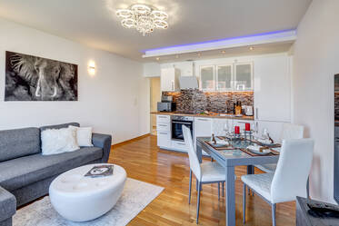 Beautiful, quiet and bright apartment in Laim for rent