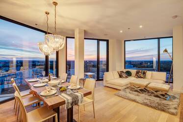 Luxurious apartment on the 14th floor with stunning views