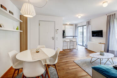 Lovely apartment with view of the courtyard for rent