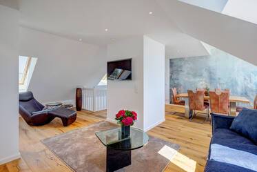 Nicely furnished maisonette in Gärtnerplatzviertel
