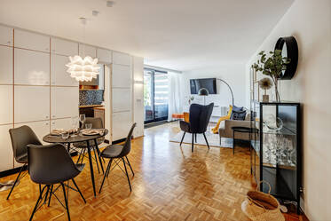 Beautifully furnished apartment in Schwabing