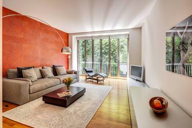 Luxurious apartment with spacious loft-like atmosphere