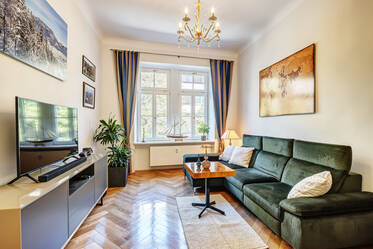 Stylish period apartment in central location