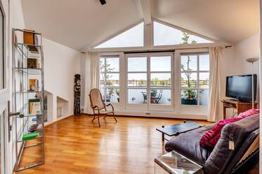 Roof-terrace studio for rent with balcony 