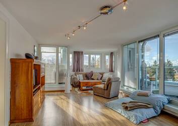 Beautiful bright duplex apartment with balcony and roof terrace