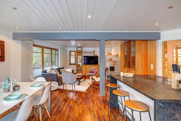 Ecological low energy house with large garden 