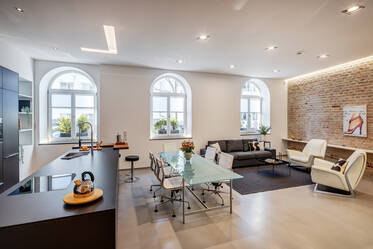 Luxury apartment in prime location