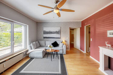 Newly renovated and well-decorated 3-room apartment