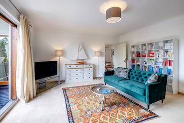 Sunny and spacious family apartment in Berg