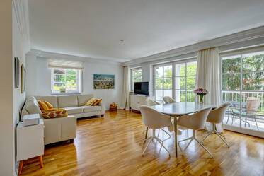 Pullach im Isartal: Maisonette apartment on top floor
