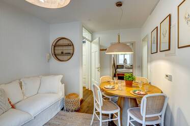 Modernly furnished historic apartment at the river Isar