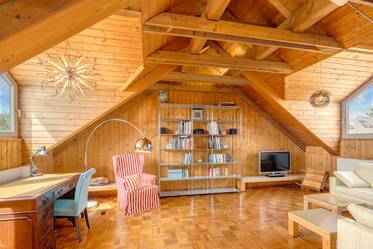  Enjoy coziness: living in the attic 