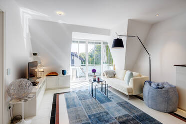Luxuriously furnished attic apartment in Solln