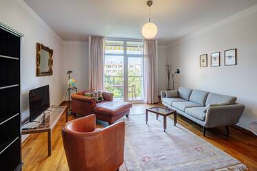 Hohenzollernplatz: spacious apartment with 2 balconies