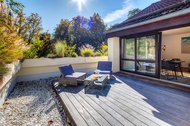 Great roof-terrace apartment in upscale neighborhood