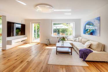Corner-townhouse in Eichenau, modern and high-quality
