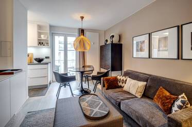 Elegant &amp; stylish 2.5-room apartment in Schwabing