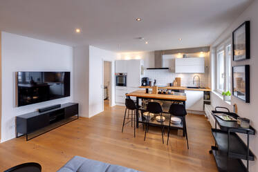 Urban living: 1.5-room apartment with roof-terrace