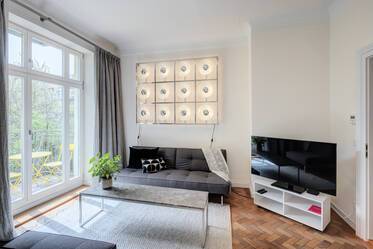 Stunning historic apartment in Schwabing for rent