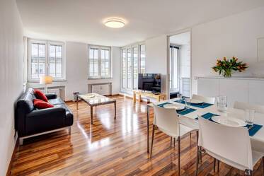 Spacious maisonette apartment with large work area