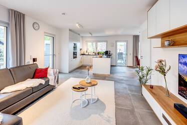 Herrsching: roof-terrace apartment near the lake
