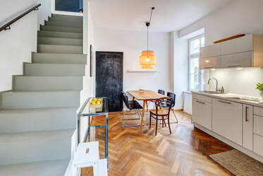 Beautiful maisonette apartment at the Kurfürstenplatz