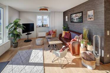 Generous attic apartment with 3 bedrooms for rent