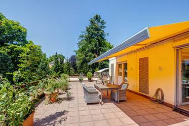 Roof-terrace apartment directly at the Isar flood banks