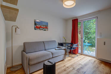 Studio apartment with quiet terrace and garden