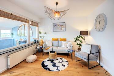 Newly furnished, with roof-terrace and winter garden
