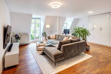 Charming historic apartment with idyllic balcony